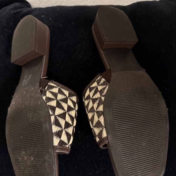 slides - Picture 3 of 4